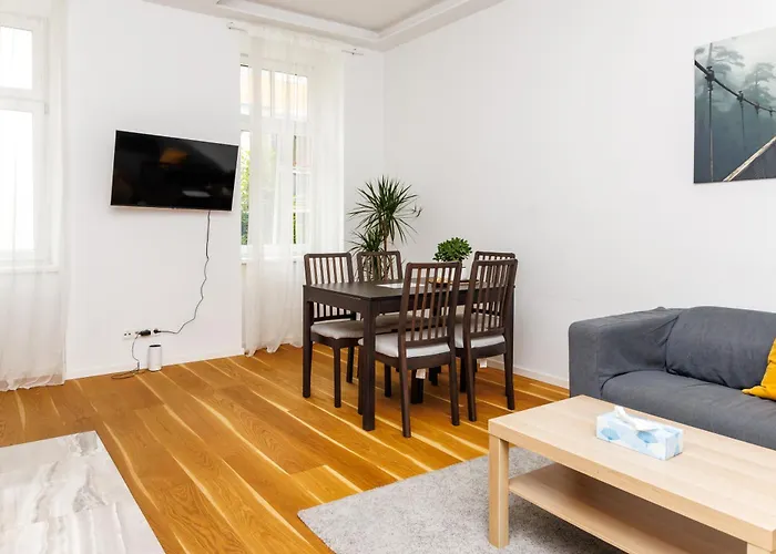 5 Beds 2 Bedrooms In Vienna's Heart Appartement